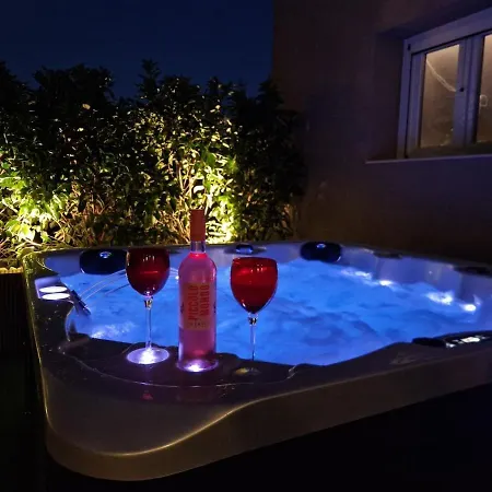 بيت للعطل Alykes Maisonette Prv Jacuzzi كونتوكالي