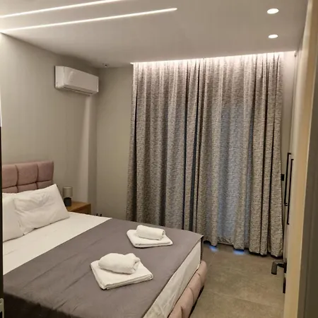 Alykes Maisonette Prv Jacuzzi بيت للعطل