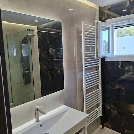 Alykes Maisonette Prv Jacuzzi بيت للعطل كونتوكالي